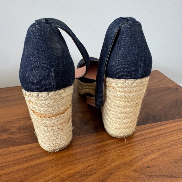 BCBG Maxazaria - Picture 6 of 10